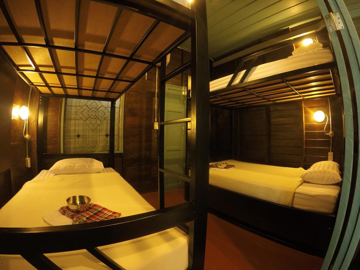 La Moon Hostel Bangkok Dış mekan fotoğraf
